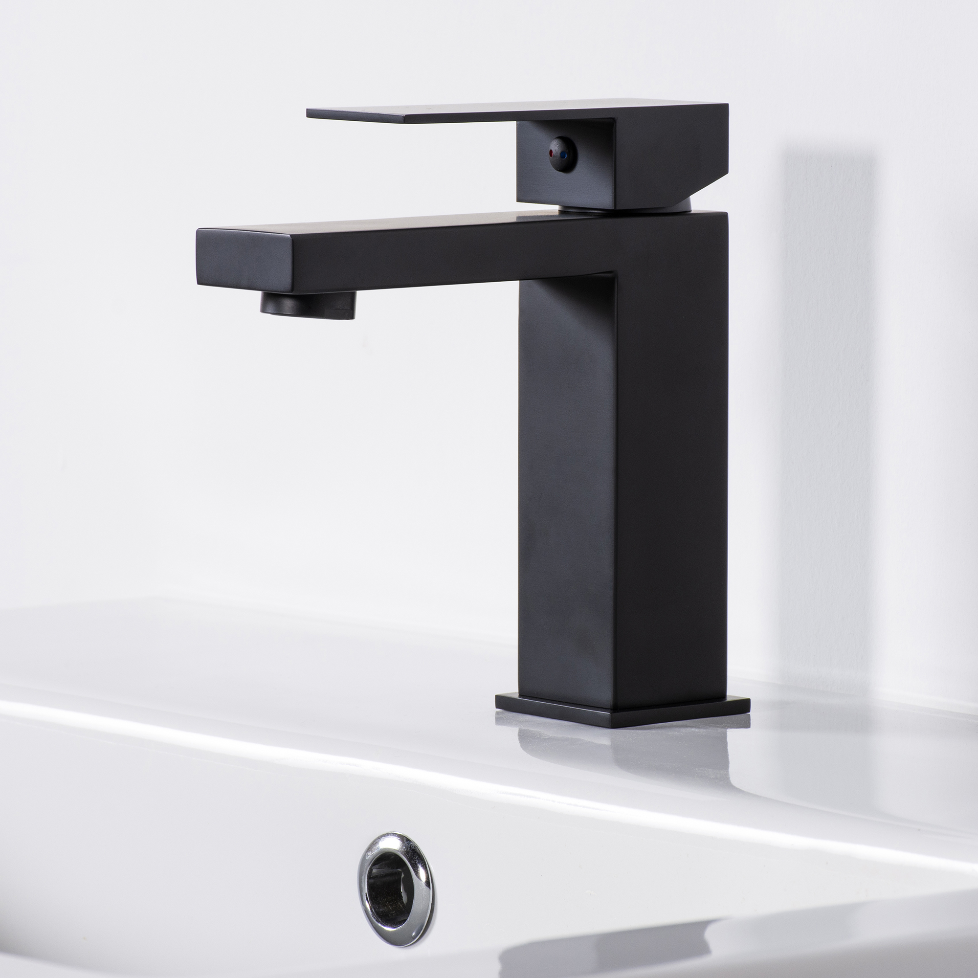 Kirk Single Lever Matte Black Bathroom Faucet - Ikou Inc.